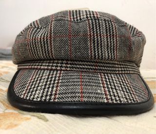 Gorra de invierno con etiqueta