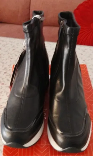 Botines Xti Talla 39 Negros y Blancos