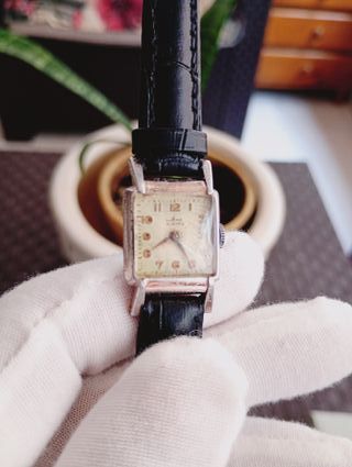 Reloj Suizo Avia Plata y Negro