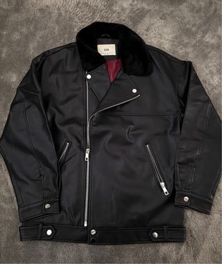 Cazadora polipiel negra con pelo