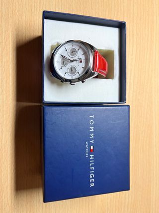 Reloj Tommy Hilfiger Correa Roja