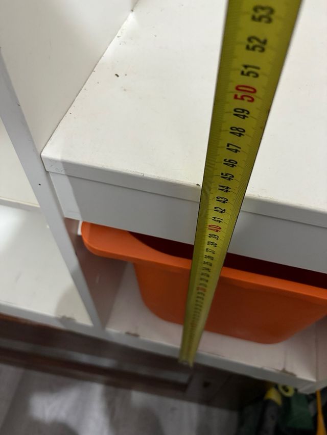 Estante modular Ikea branca e laranja