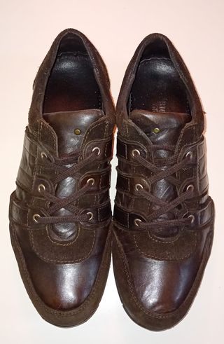 Zapatos deportivos marrones talla 43