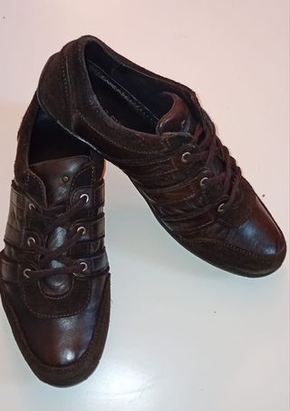 Zapatos deportivos marrones talla 43