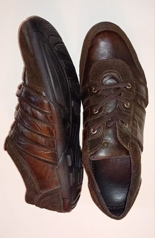 Zapatos deportivos marrones talla 43