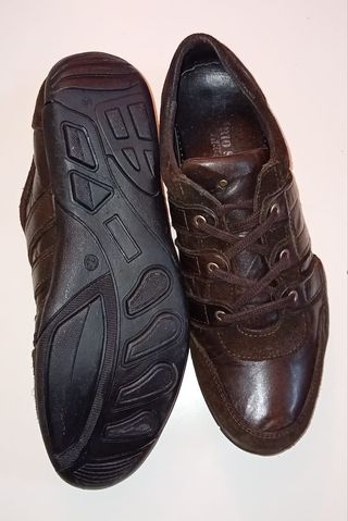 Zapatos deportivos marrones talla 43