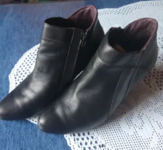 Botines de tacón alto negros
