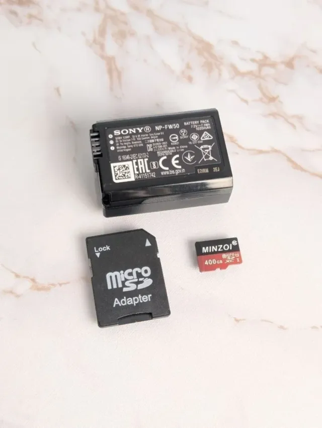 Sony ZV-E10 + Obiettivo (SD 400gb) IMPECCABILE