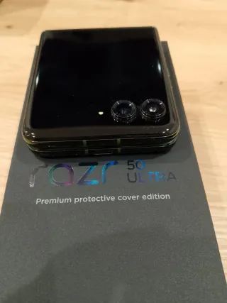 Motorola Razr 50 ultra Nero