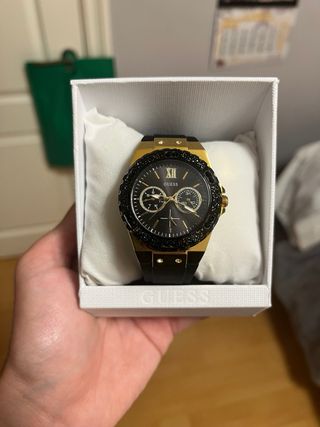 Reloj Guess Dorado y Negro