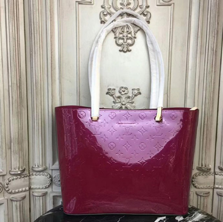 Bolso cherry rojo con neceser