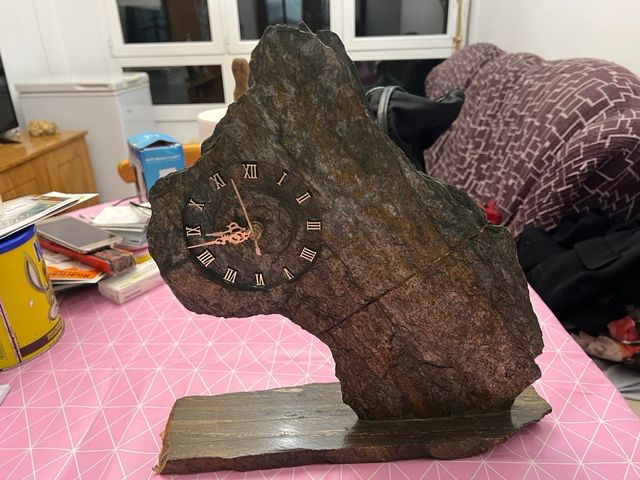 Reloj de piedra natural