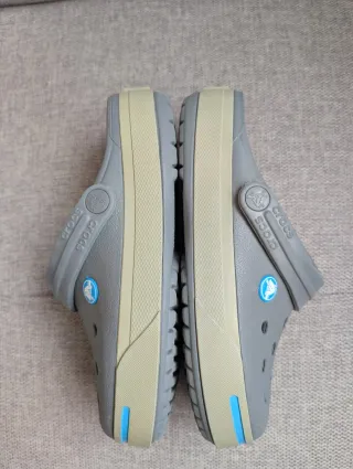 Zuecos Crocs Talla 36 Gris