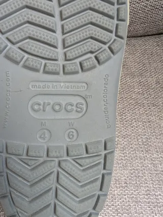 Zuecos Crocs Talla 36 Gris