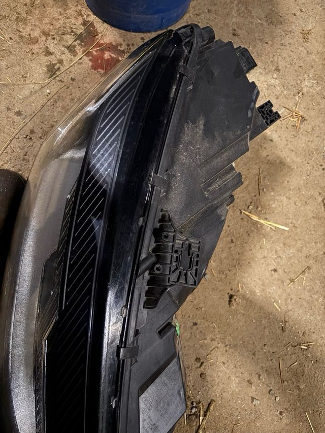 Faro LED Izquierdo Audi A4 B9