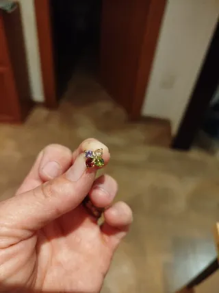 Pendientes con piedras de colores