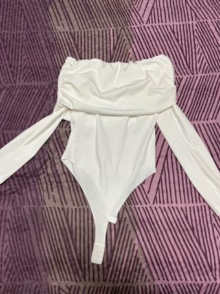 Body blanco escotado manga larga