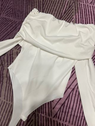 Body blanco escotado manga larga