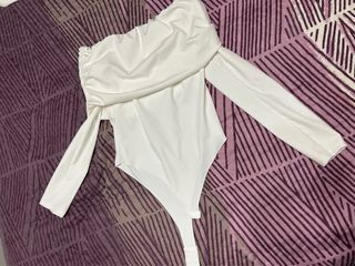 Body blanco escotado manga larga