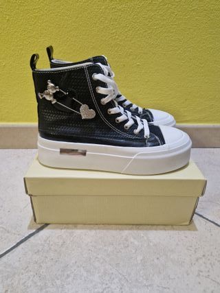 Sneakers alte donna nuove con spilla rimovibile 39