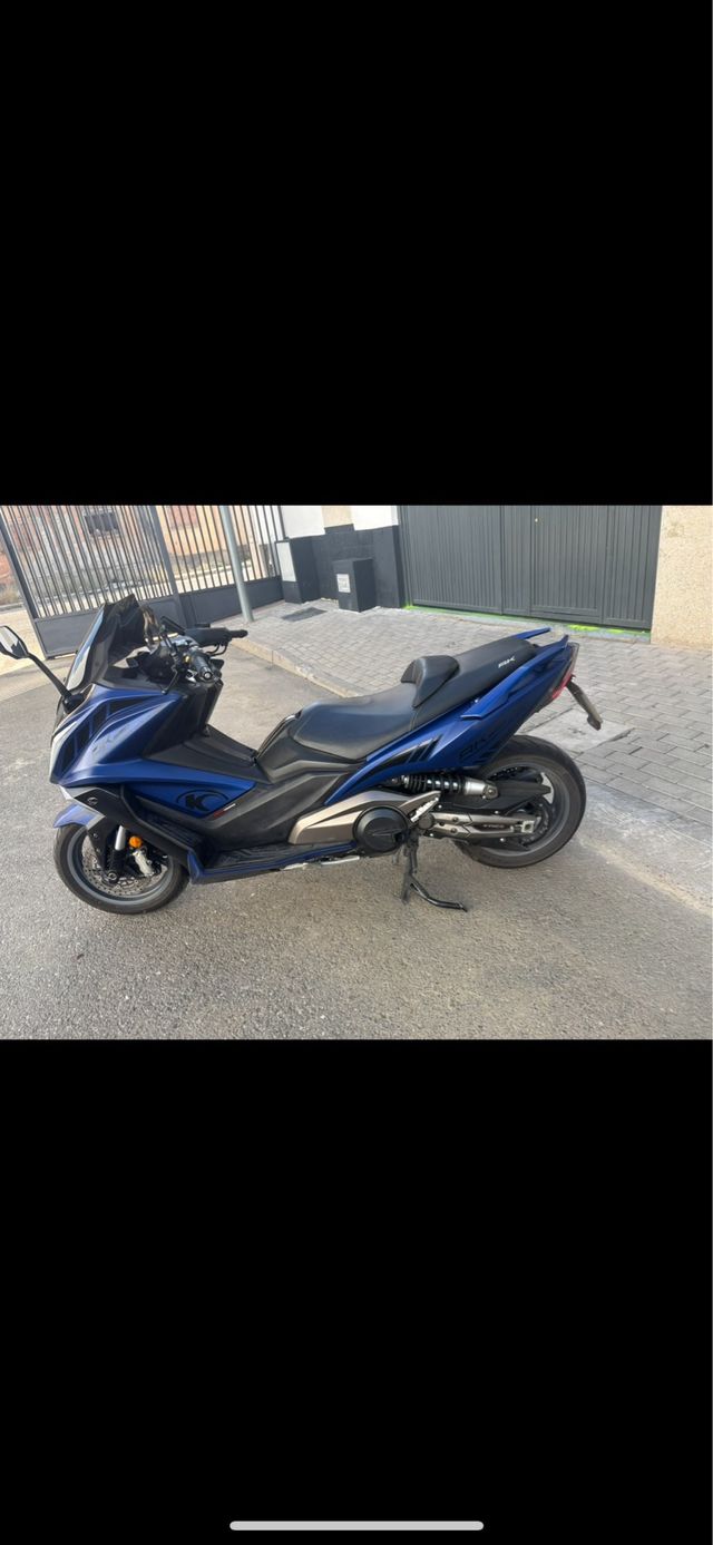 Kymco AK550 Azul cambio por furgonetas carrozada