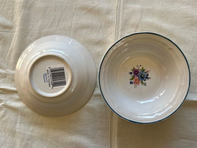 Coppia di ciotole floreali vintage