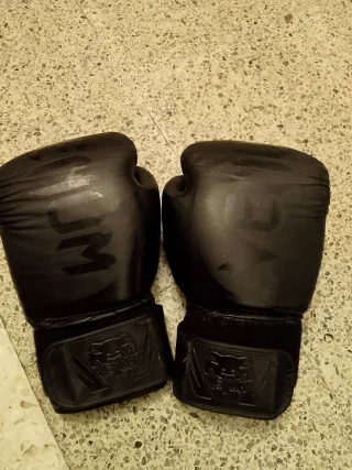 Guantes de Boxeo Venum Negros
