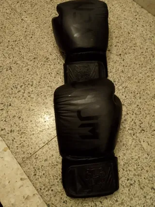Guantes de Boxeo Venum Negros