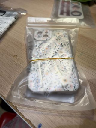 4 Fundas iPhone 14     Nuevas a estrenar