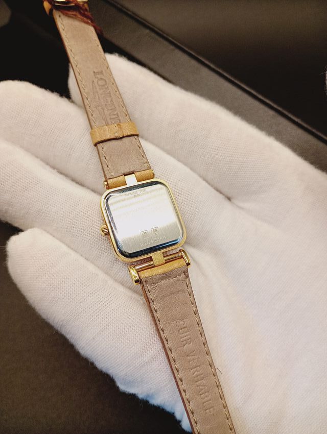 Reloj Longines Beige y Dorado