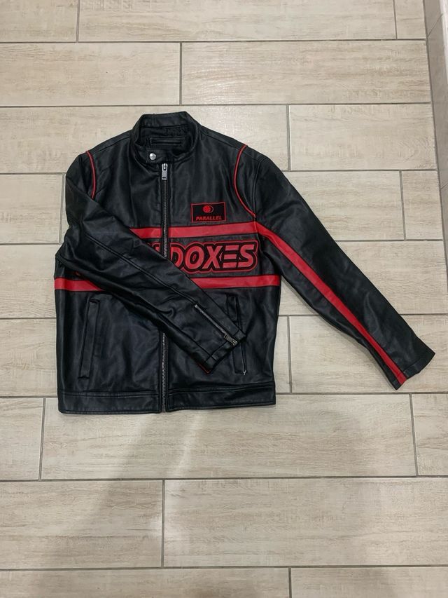 Giacca pelle nera e rossa