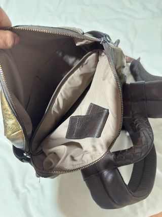 Mochila Velez Cuero Marrón y Dorado