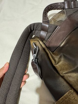 Mochila Velez Cuero Marrón y Dorado