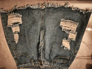 Gonna jeans strappata