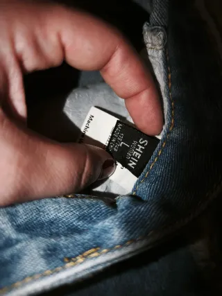 Gonna jeans strappata