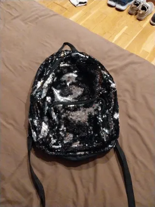 Mochila lentejuelas negra y plateada