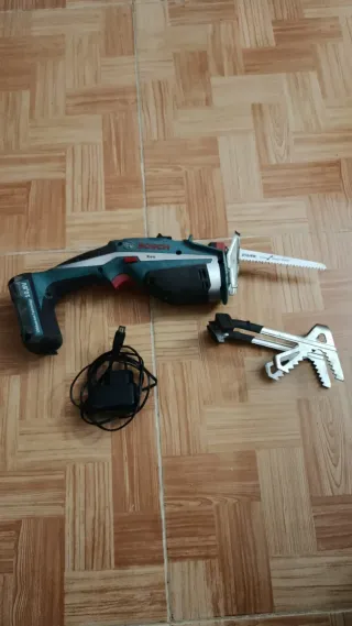 Sierra de batería Bosch KEO