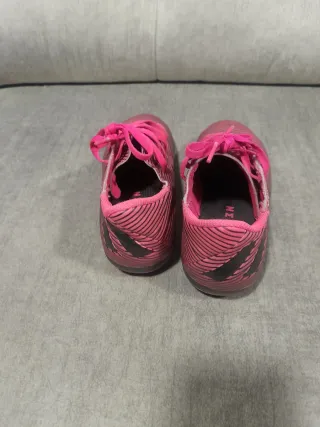 Scarpe da calcio rosa