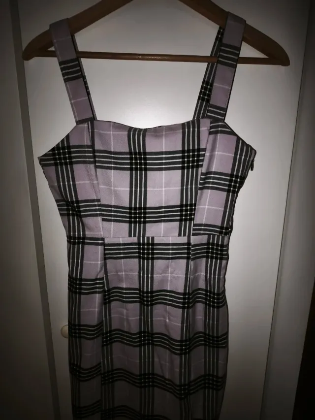 Vestito scozzese viola e nero