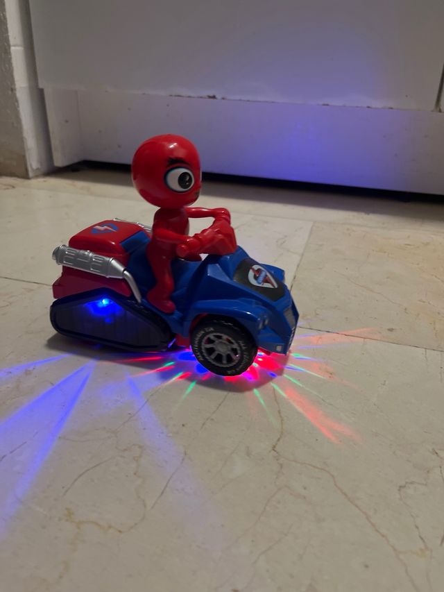 Spidy que gira y brilla con luces