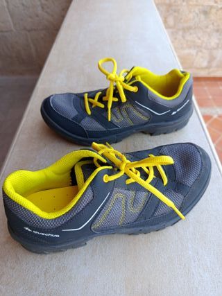 Zapatillas Quechua Talla 38 azul/Amarillo.