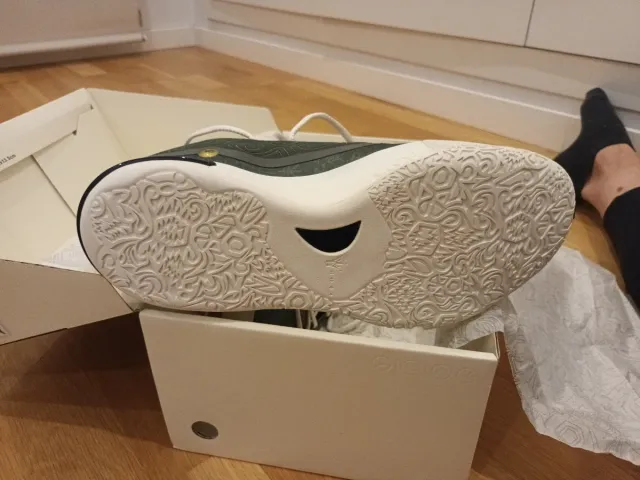 Zapatillas de baloncesto sin estrenar