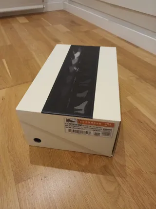 Zapatillas de baloncesto sin estrenar