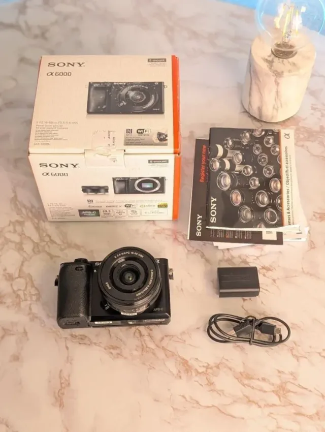 Sony A6000 + obiettivo Kit