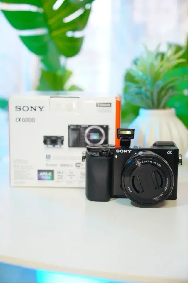 Sony A6000 con obiettivo COME NUOVA