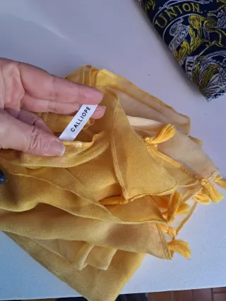 Lotto sciarpe e cappello donna