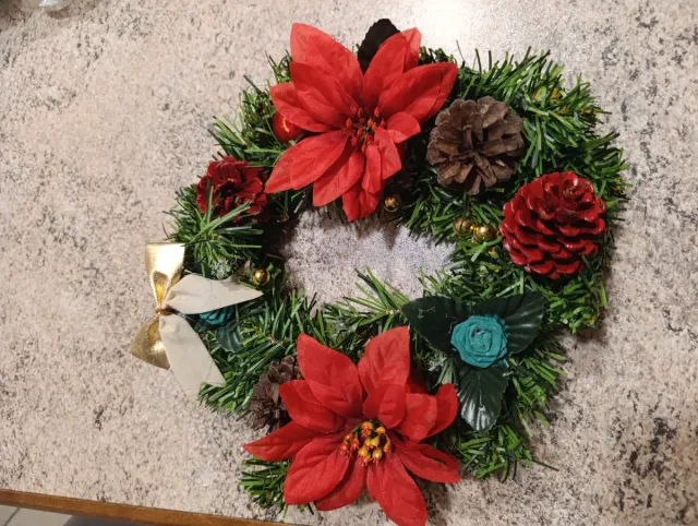 Ghirlanda natalizia decorata