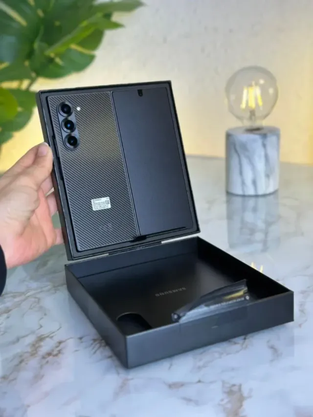 Samsung Z Fold6 1TB mai usato con garanzia