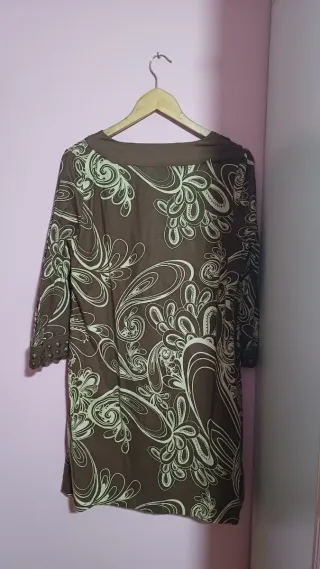 Vestido marrón estampado