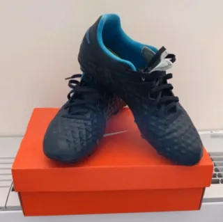 Scarpe da calcio Nike nere e blu